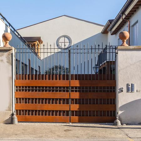 Sonder San Lorenzo Rome Bagian luar foto